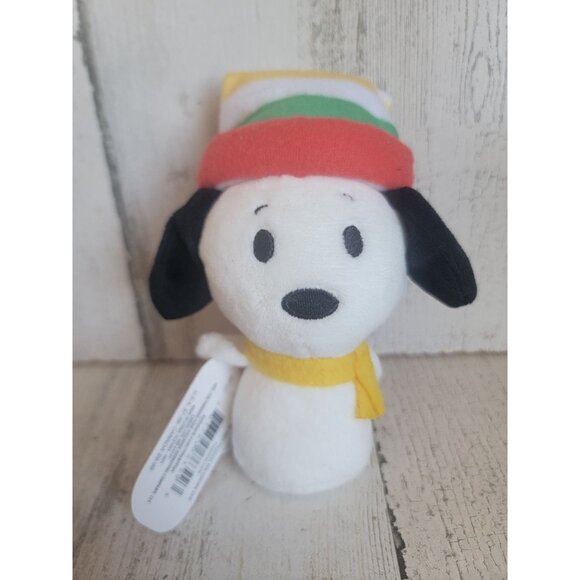 Hallmark itty bitty Snoopy holiday hat Xmas plush - Picture 1 of 5